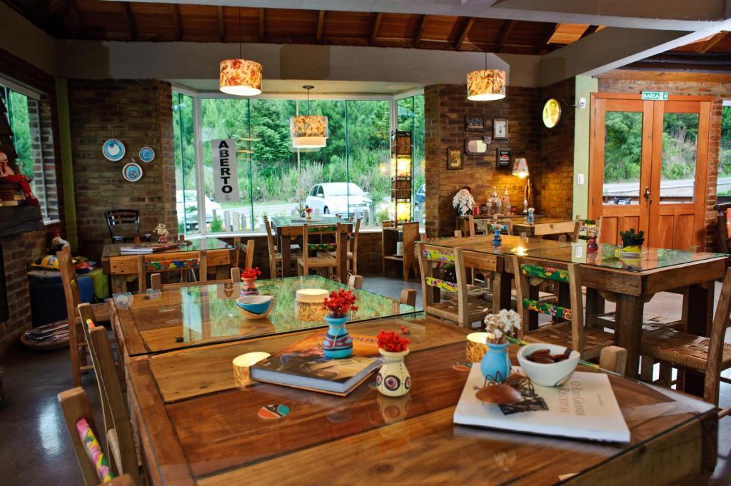Bina'S Haus Pousada, Cafeteria E Atelier ノーヴァ・ペトローポリス エクステリア 写真